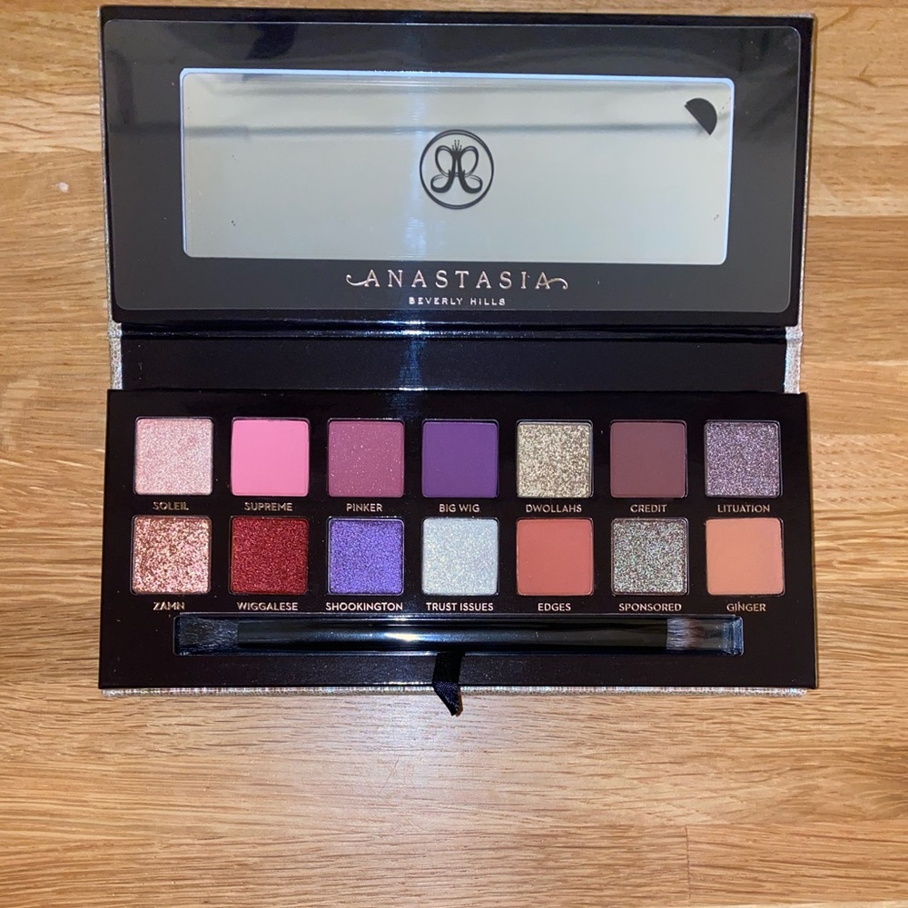 Jackie Aina Eyeshadow Palette
